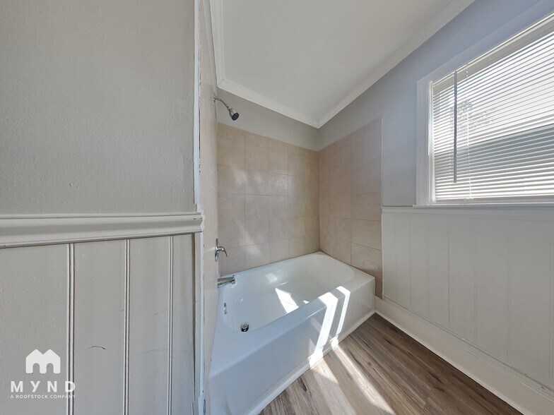Building Photo - 3400 Pine Meadow Dr