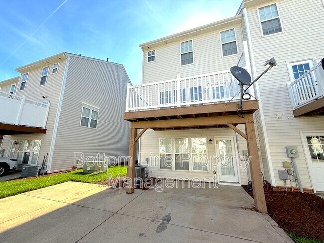Building Photo - 13031 Bullock Greenway Blvd