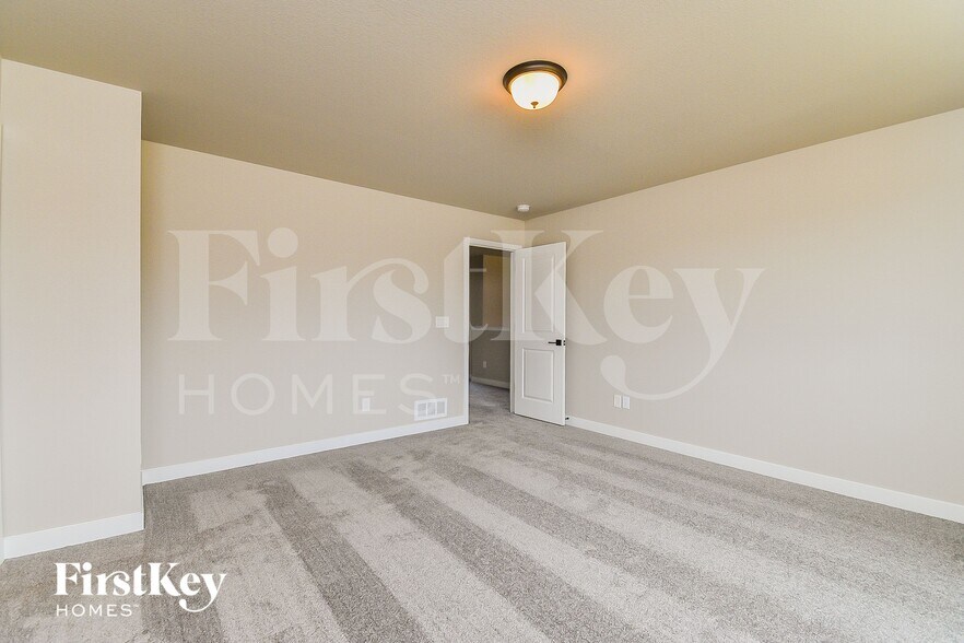 Building Photo - 10081 Luneth Dr