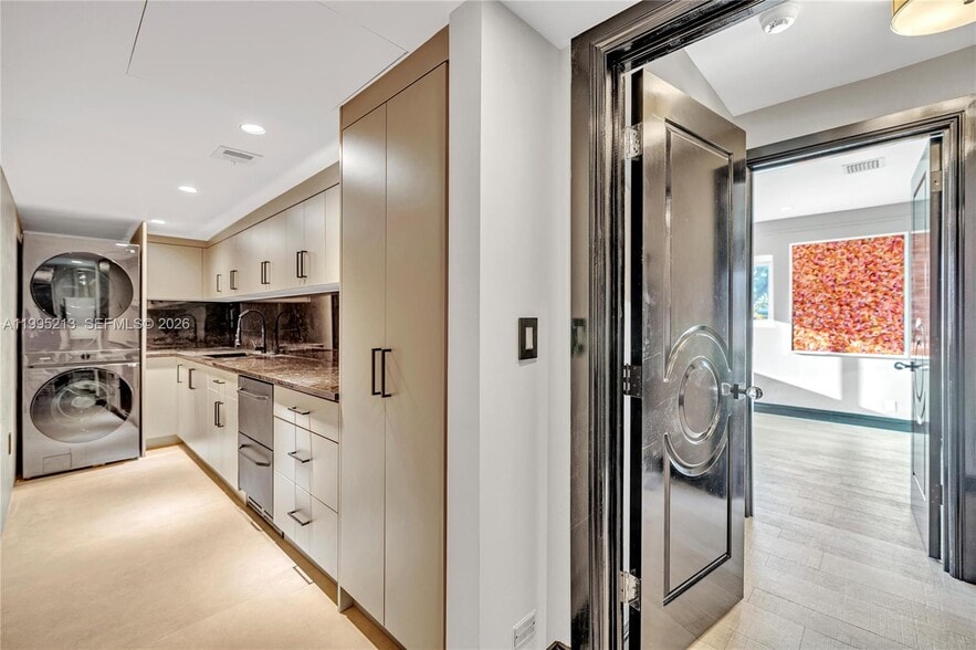 Building Photo - 750 Harrison St