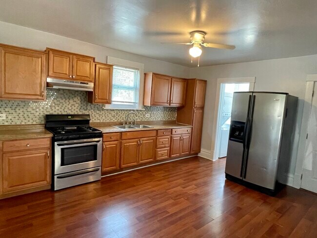 Building Photo - 1397 Brown St