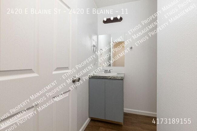 Building Photo - 2420 E Blaine St