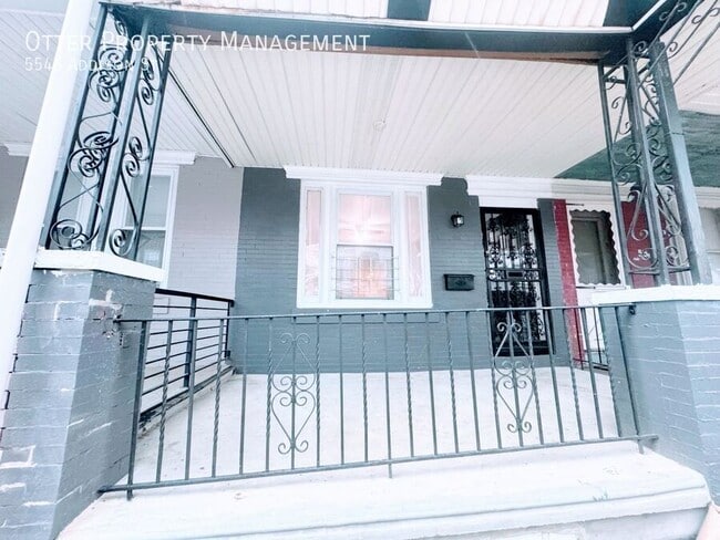 Building Photo - 5545 Addison St