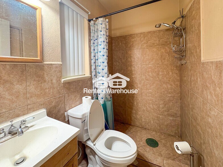 Building Photo - 420 Zenobia St