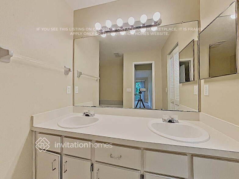 Building Photo - 10 Widgeon Pl