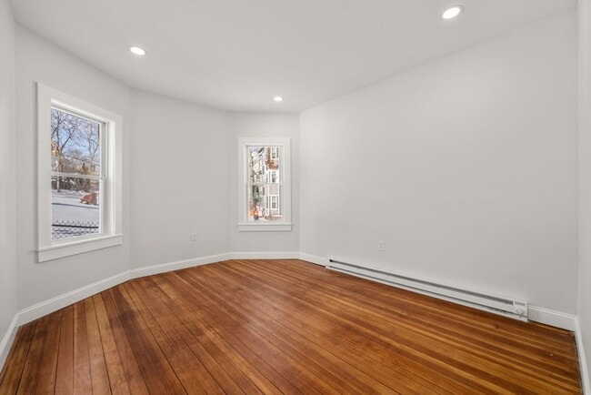 Building Photo - 53 Woodford St