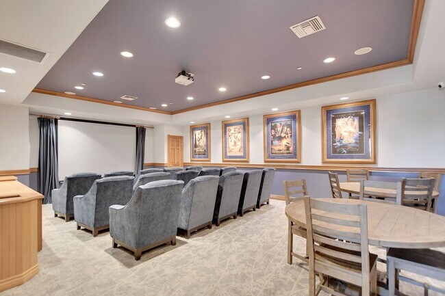 Building Photo - 15723 Parkhouse Dr