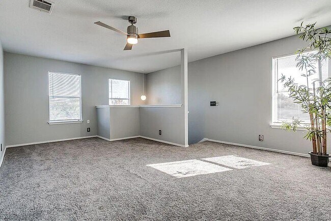 Building Photo - 1200 Kenneys Way