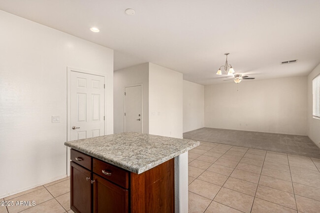 Building Photo - 6240 W Evergreen Rd