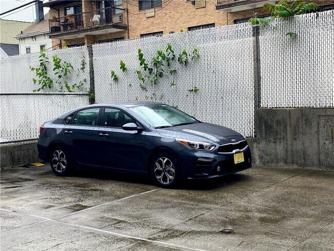 Building Photo - 345 92nd St