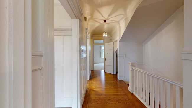 Building Photo - 941 Lombard St