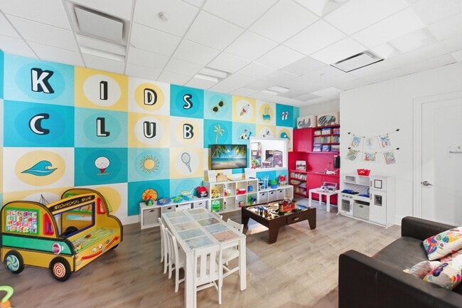 Building Photo - 2495 NW 66th Dr