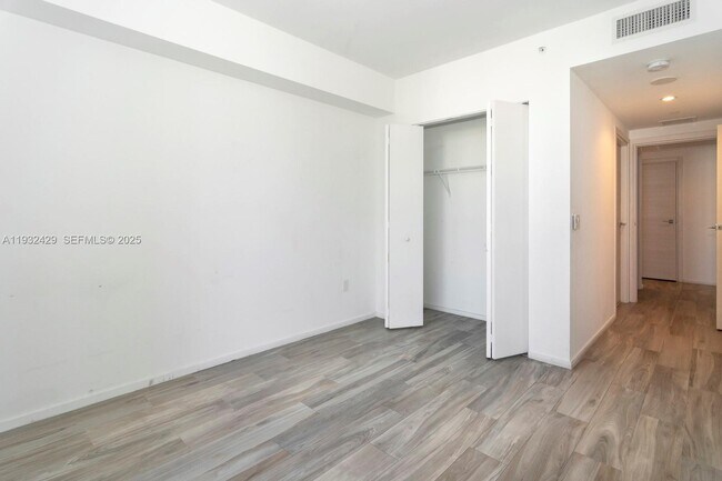 Building Photo - 801 S Miami Ave