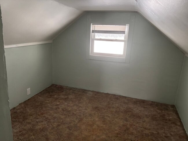 Building Photo - 1 Bedroom House with Loft