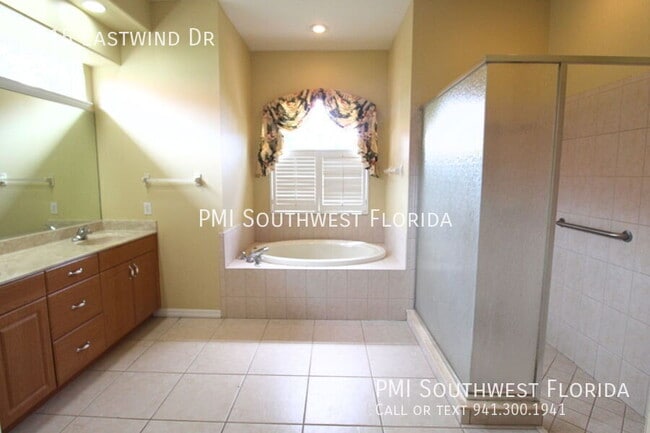 Building Photo - 5615 Eastwind Dr