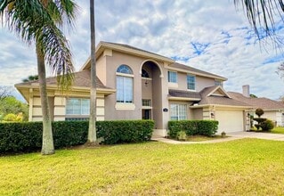 Building Photo - Coming Soon, 4 Bedroom, 2.5 bath Pool Home - Hunter's Creek!