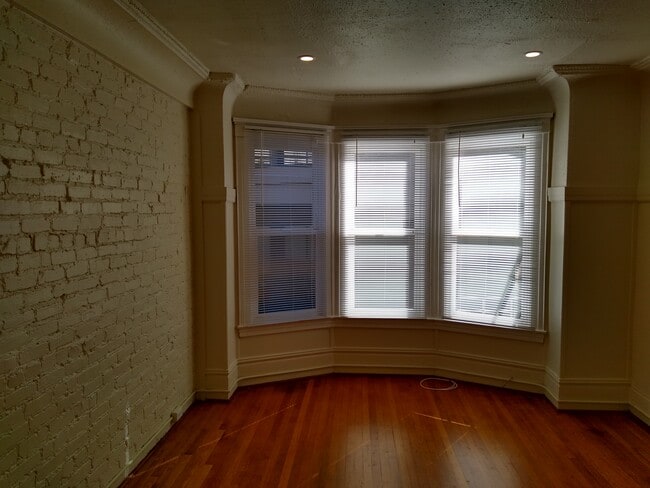 living/dining room - 947 Geary St