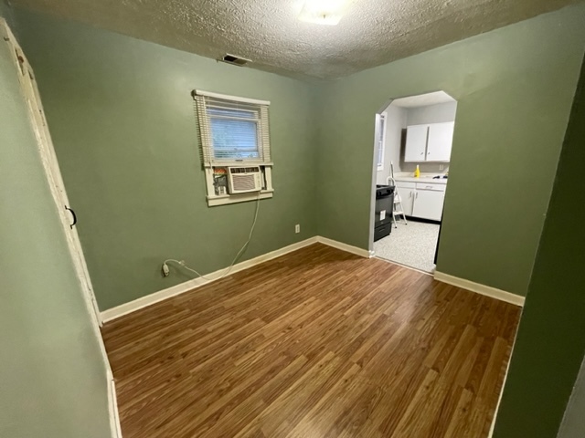 Building Photo - 1614 Bicknell Ave