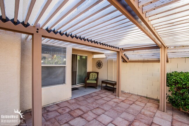 Building Photo - Spacious 3Bdm 2.5Ba Two-Story Home next to Queensridge!