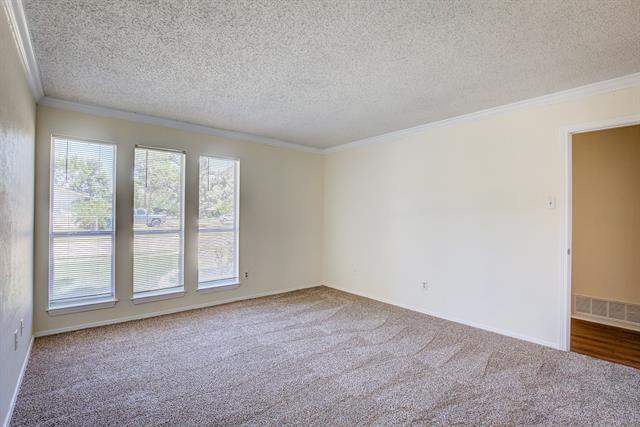 Building Photo - 1010 Kingston Dr