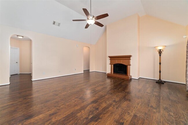 Building Photo - 22531 Heather Way Ct
