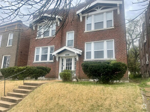 Building Photo - 4226 Dewey Ave