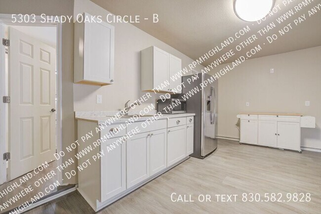 Building Photo - 5303 Shady Oak Cir