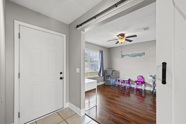 Building Photo - Pet Friendly 3-bedroom, 2-bath brick home with an office in southwest Pensacola