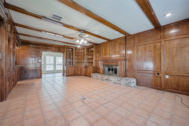 Building Photo - 2727 Raintree Dr