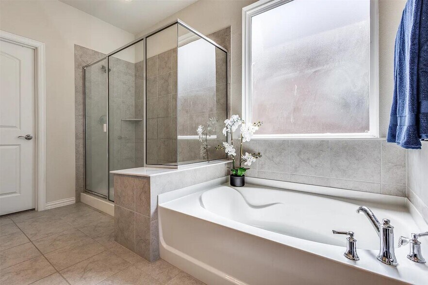 Master Bathroom - 3340 Sorghum Way