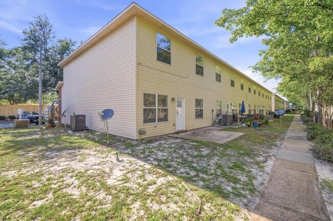 Building Photo - 2168 Hadleigh Hills Ct