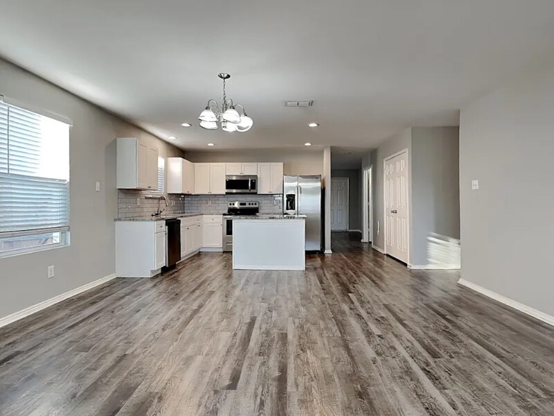 Building Photo - 118 Abelia Dr