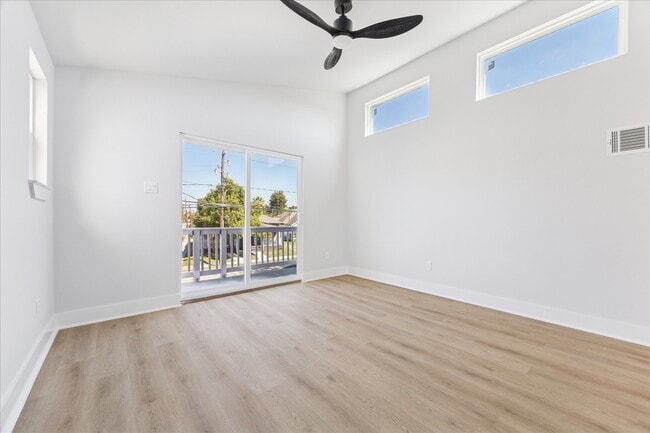 Building Photo - 4310 Canal St