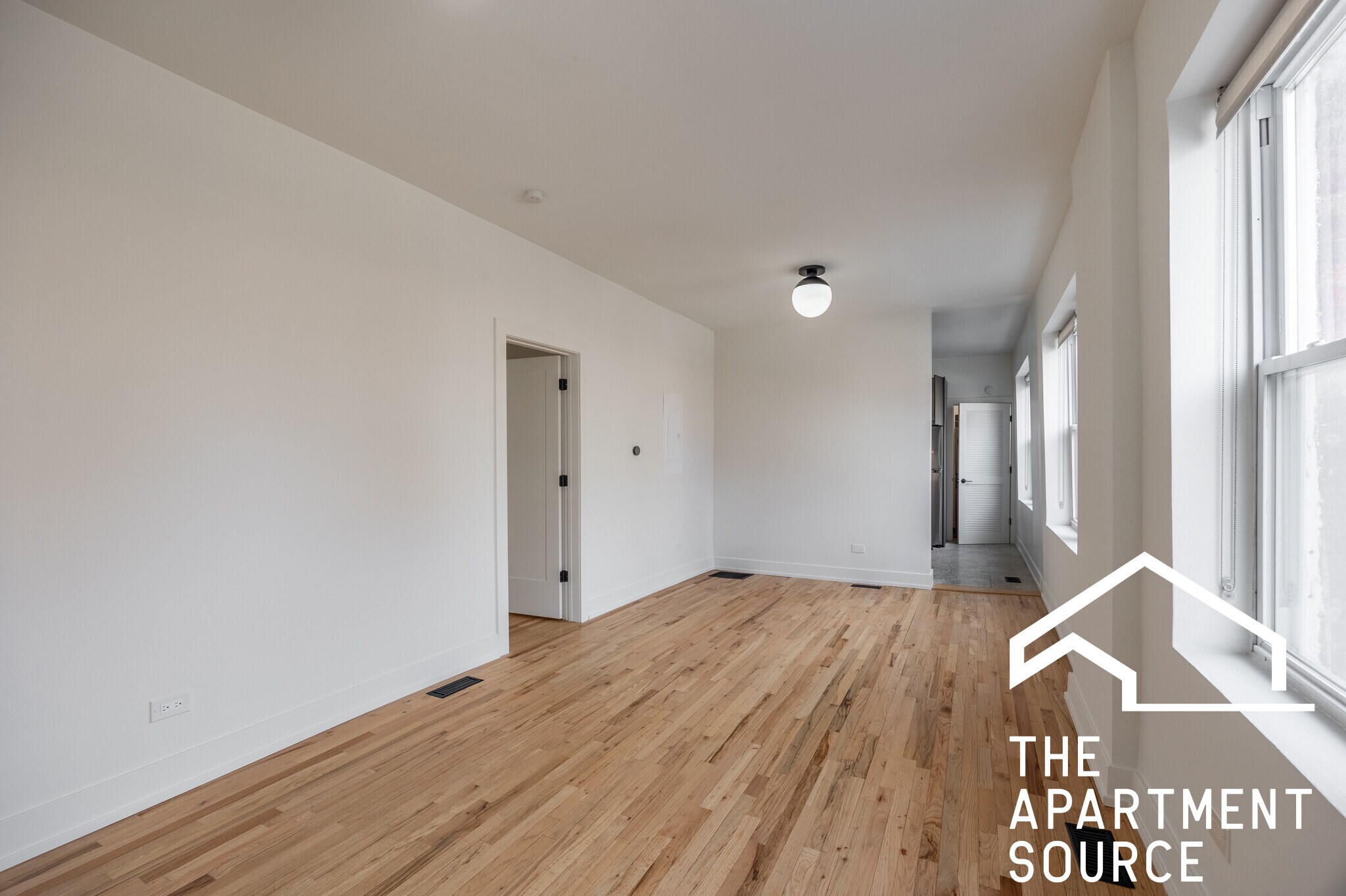 Building Photo - 3051 W Medill Ave