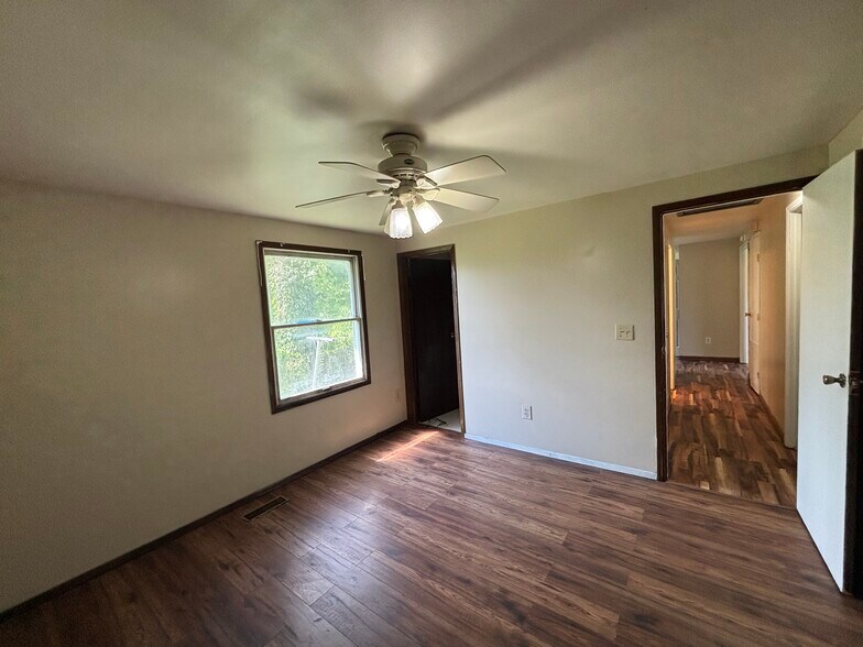 Building Photo - 5 Shawnee Acres Cir