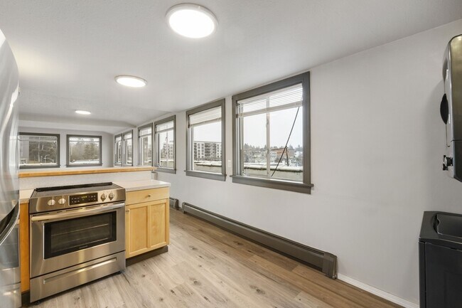 Building Photo - 16 N Broadway St