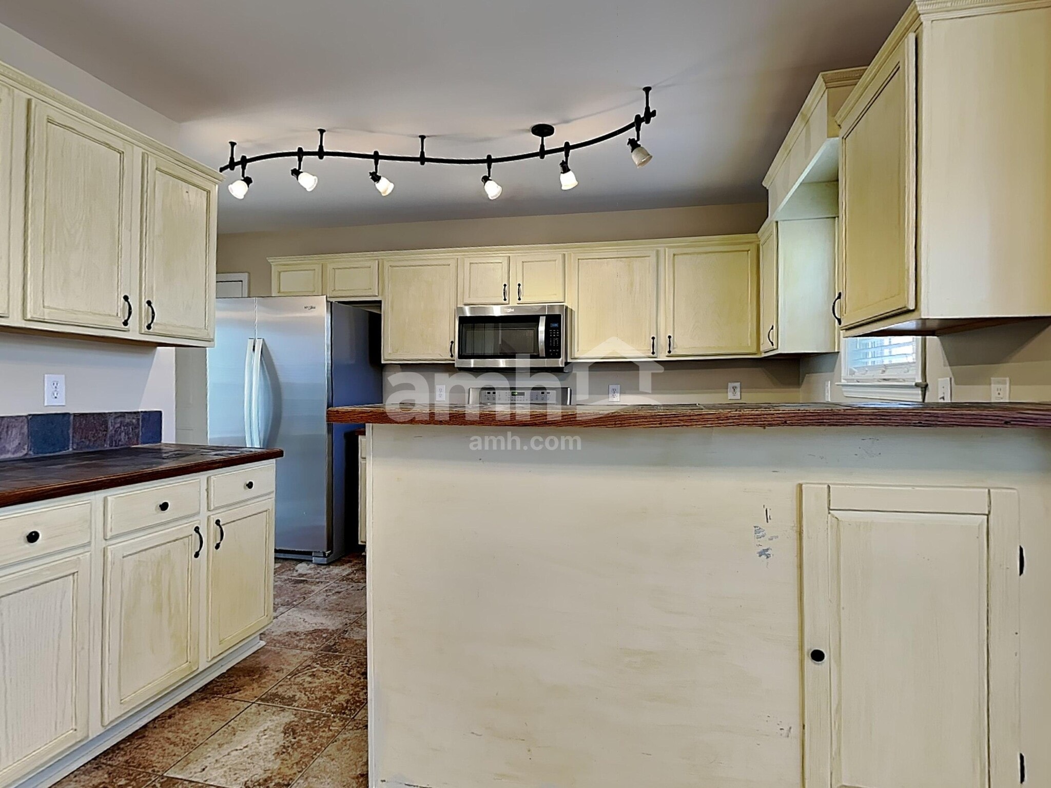 Building Photo - 6300 Willowdell Dr