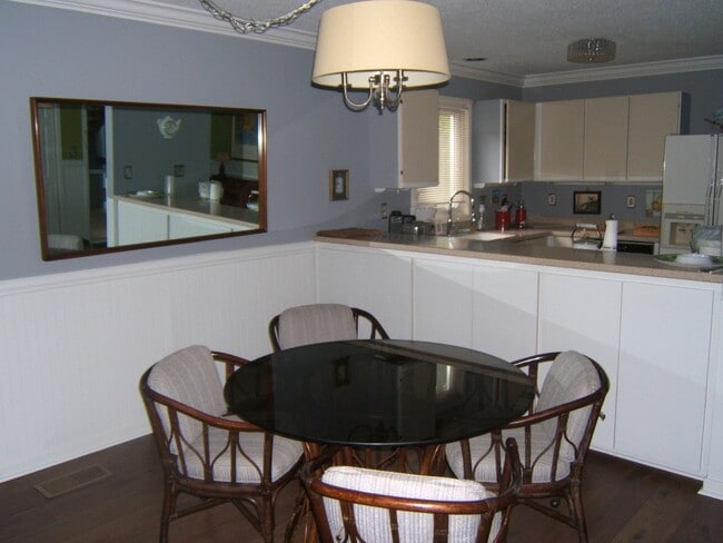 Building Photo - 2X2 Furnished Condo in Marina Community of Fairfield Harbour!