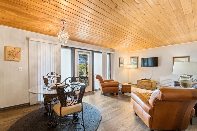 Building Photo - 2 bedroom, 2 bathroom Whitefish Condo, steps away from Whitefish Lake, minutes from the ski slopes!