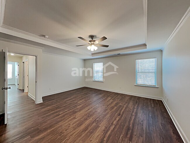 Building Photo - 2135 Laurel Vlg Cir