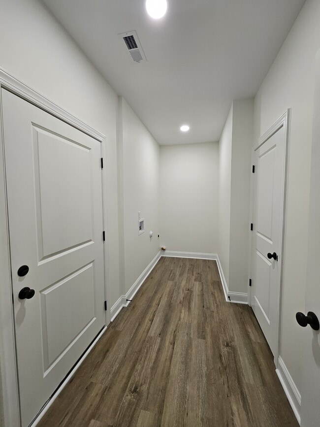 Building Photo - 1033 Oberry Rd