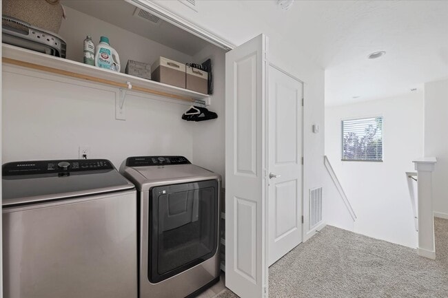 Building Photo - 5720 Cherry Ln