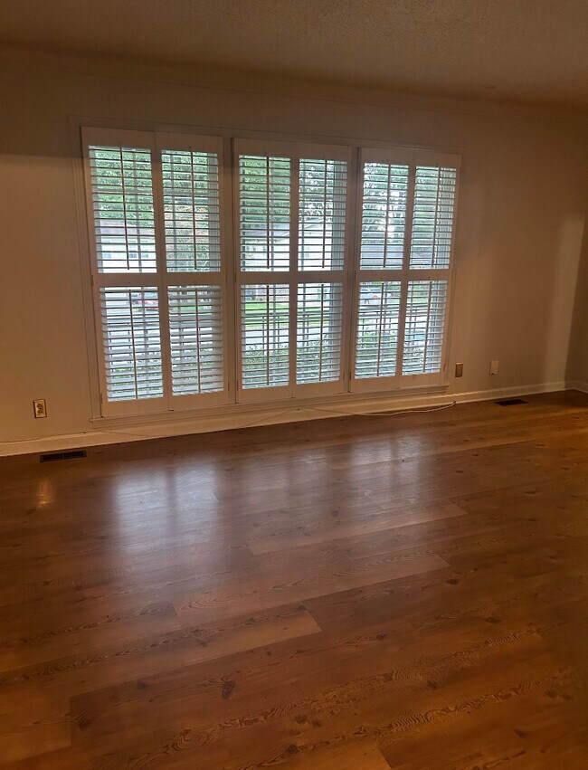 Building Photo - 11209 Suncrest Dr SE