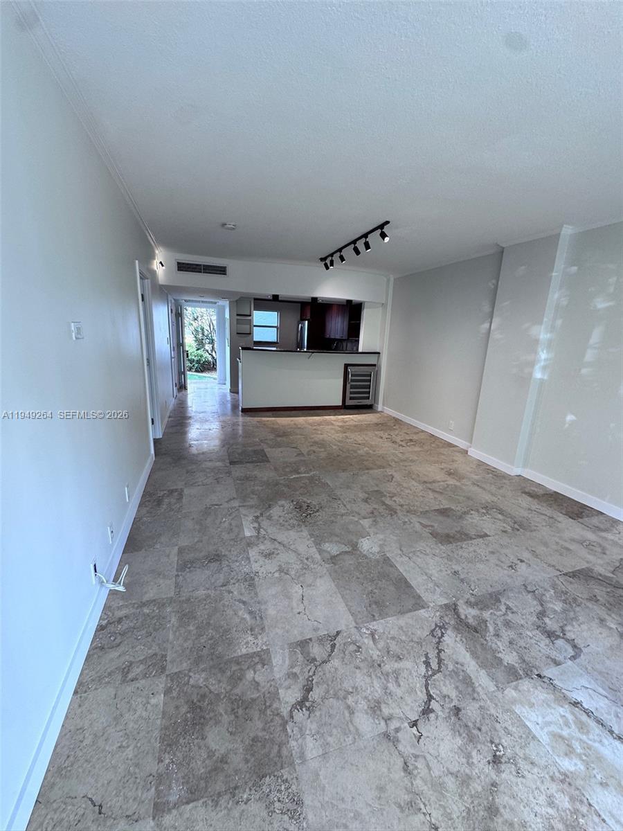 Building Photo - 100 Edgewater Dr