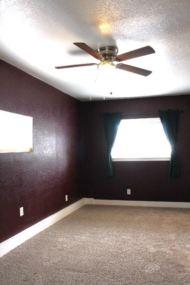Building Photo - 3 BR/ 1 BA Ranch home in Commerce City!