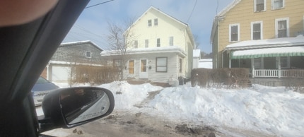 Building Photo - 164 Dupont St