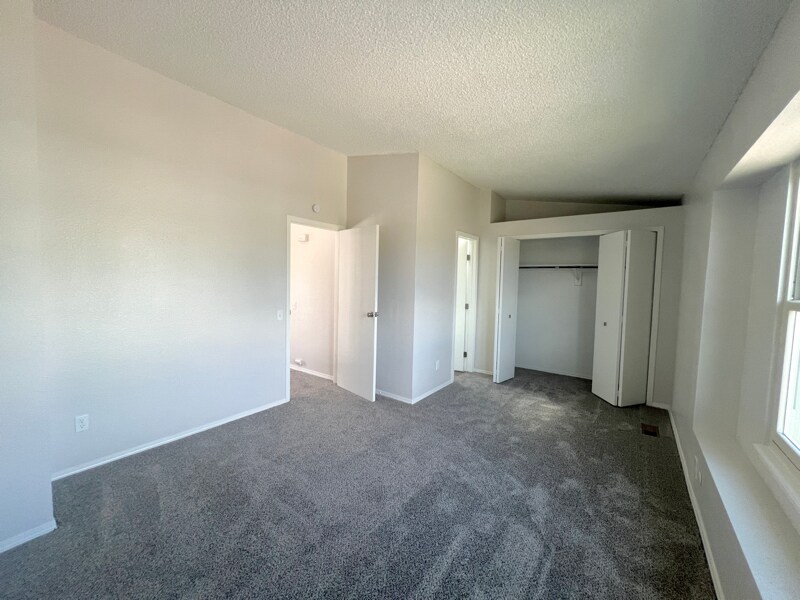 Building Photo - 3903 Smoke Tree Dr