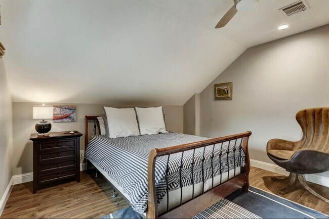 Building Photo - 5523 Island Breeze Dr