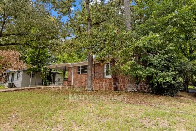 Building Photo - 1133 Woodslee St
