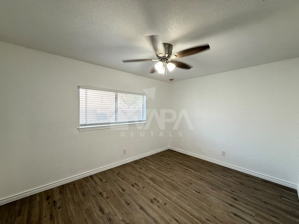 Building Photo - 209 High Oak
